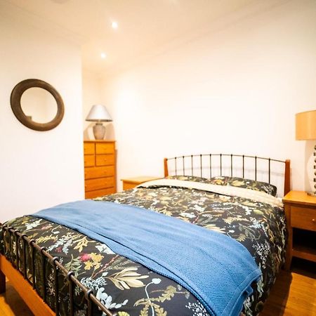 Stay With Serena Homes , One Bedroom Apartment Пърли Екстериор снимка