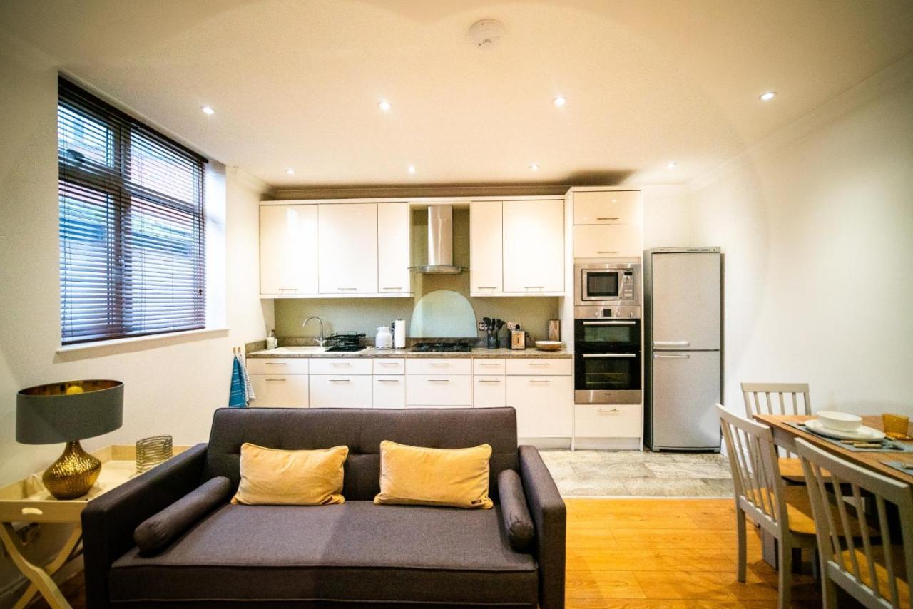 Stay With Serena Homes , One Bedroom Apartment Пърли Екстериор снимка