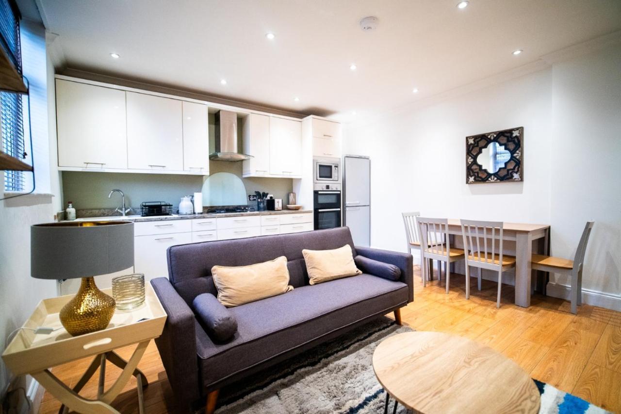 Stay With Serena Homes , One Bedroom Apartment Пърли Екстериор снимка