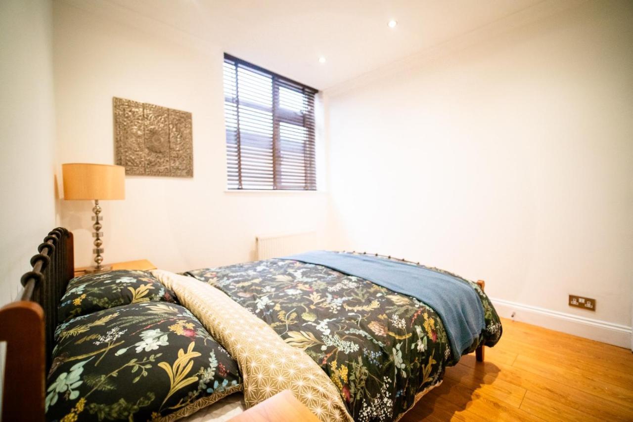 Stay With Serena Homes , One Bedroom Apartment Пърли Екстериор снимка