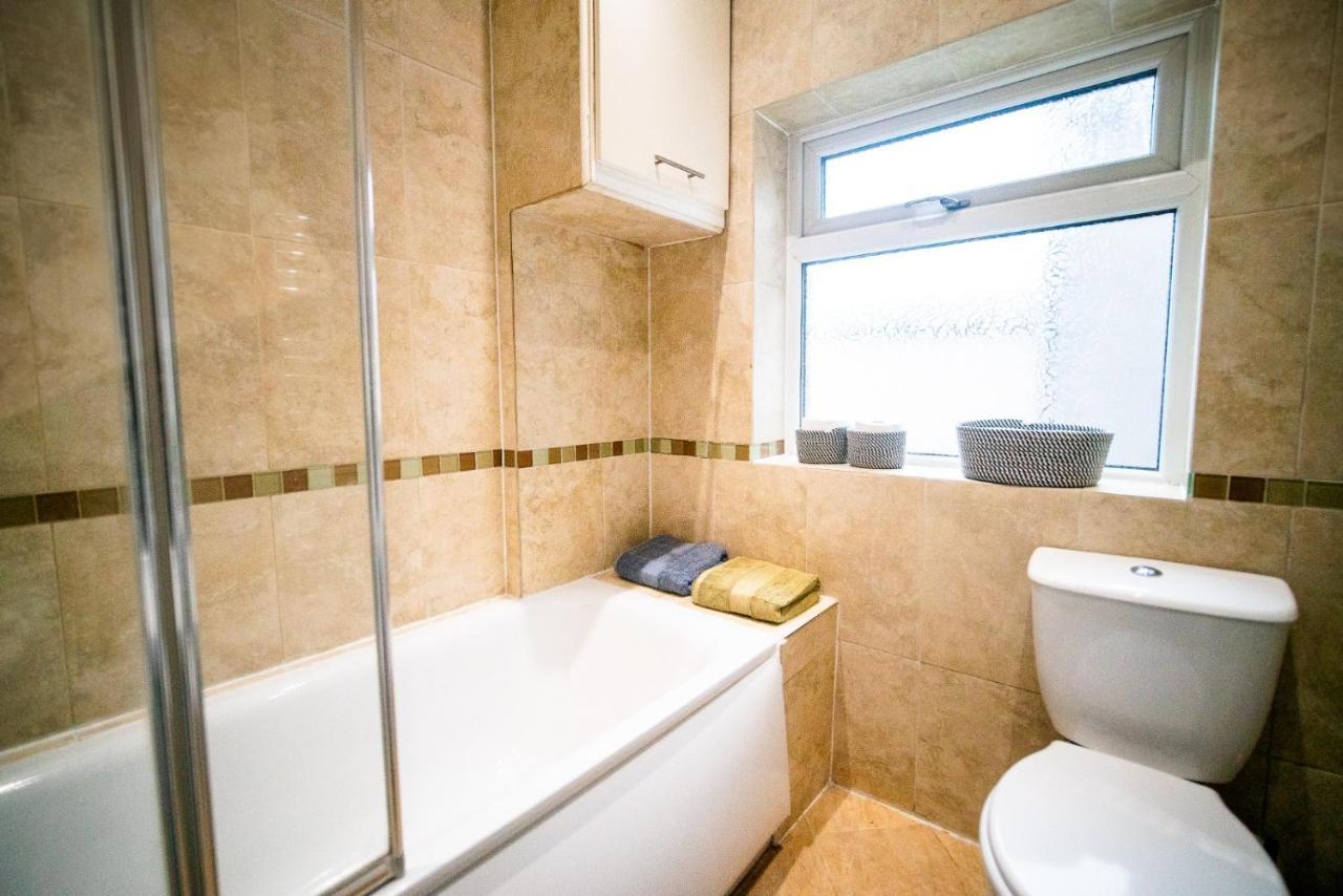 Stay With Serena Homes , One Bedroom Apartment Пърли Екстериор снимка
