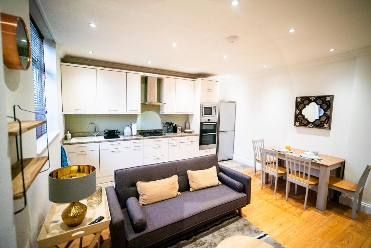 Stay With Serena Homes , One Bedroom Apartment Пърли Екстериор снимка